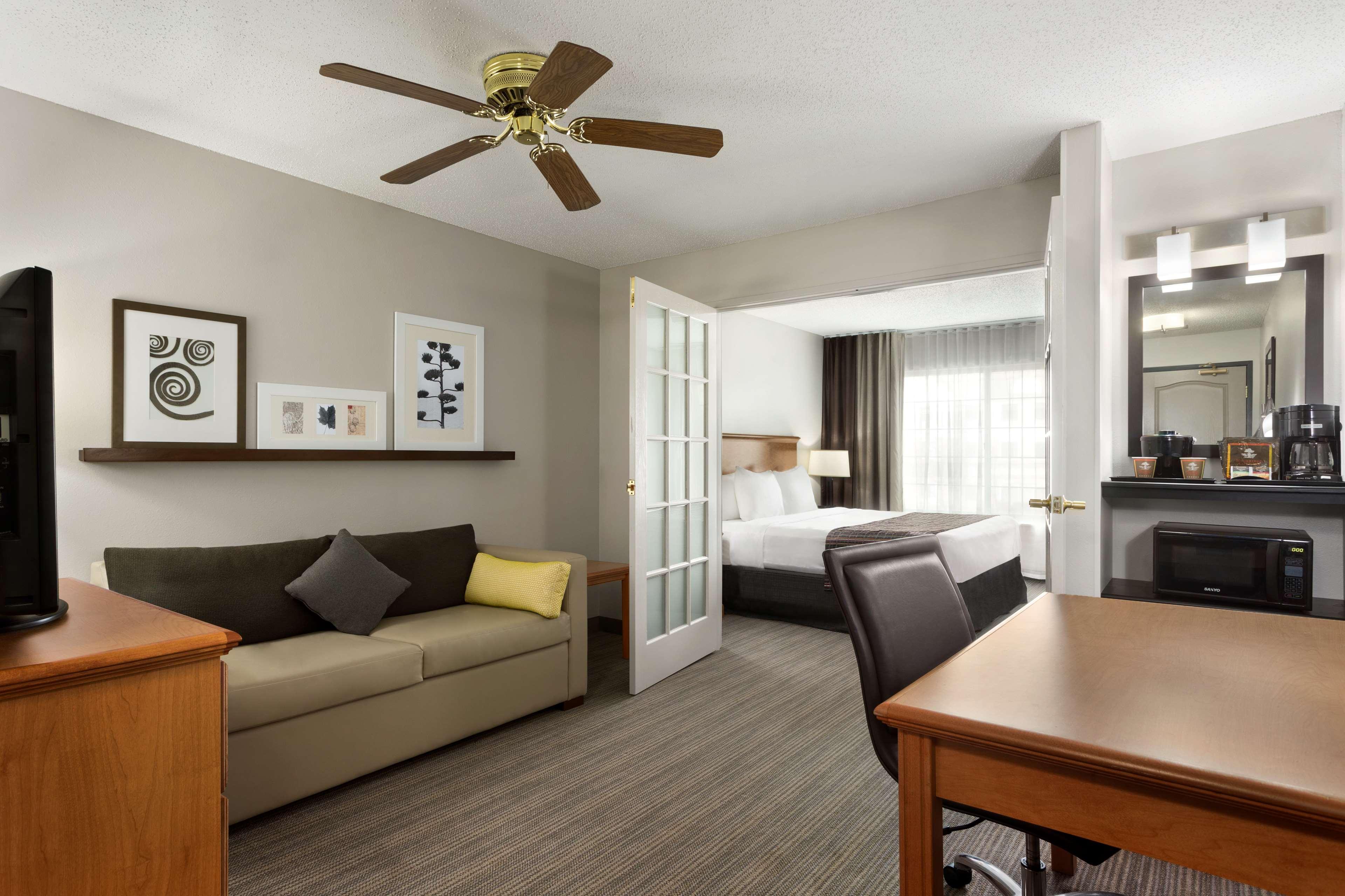 Country Inn & Suites By Radisson, Columbus Airport, Oh ภายนอก รูปภาพ