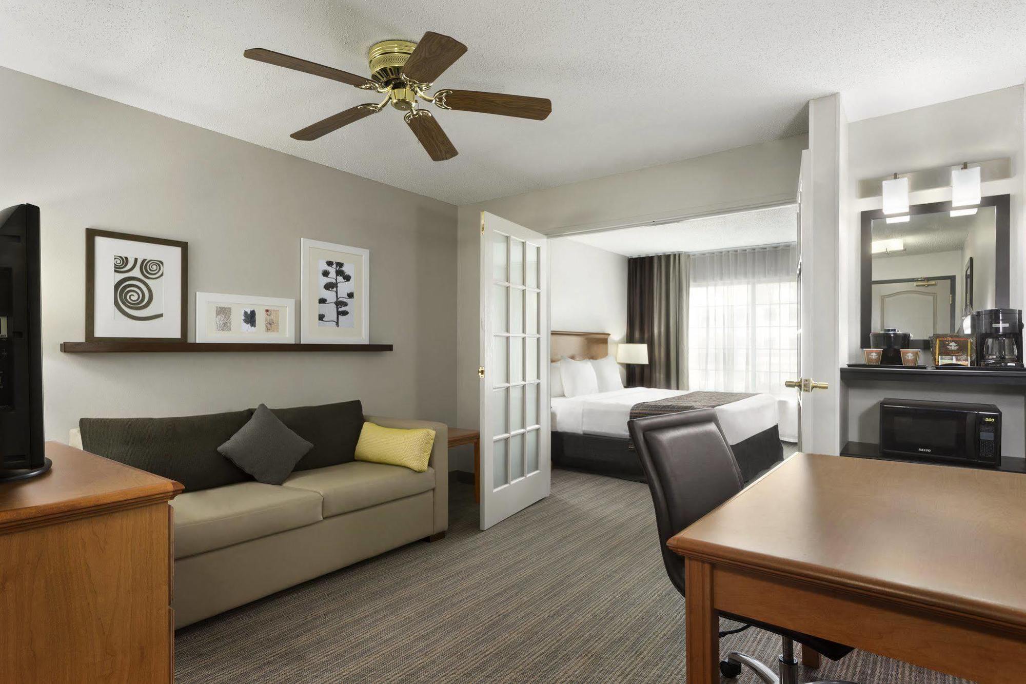 Country Inn & Suites By Radisson, Columbus Airport, Oh ภายนอก รูปภาพ